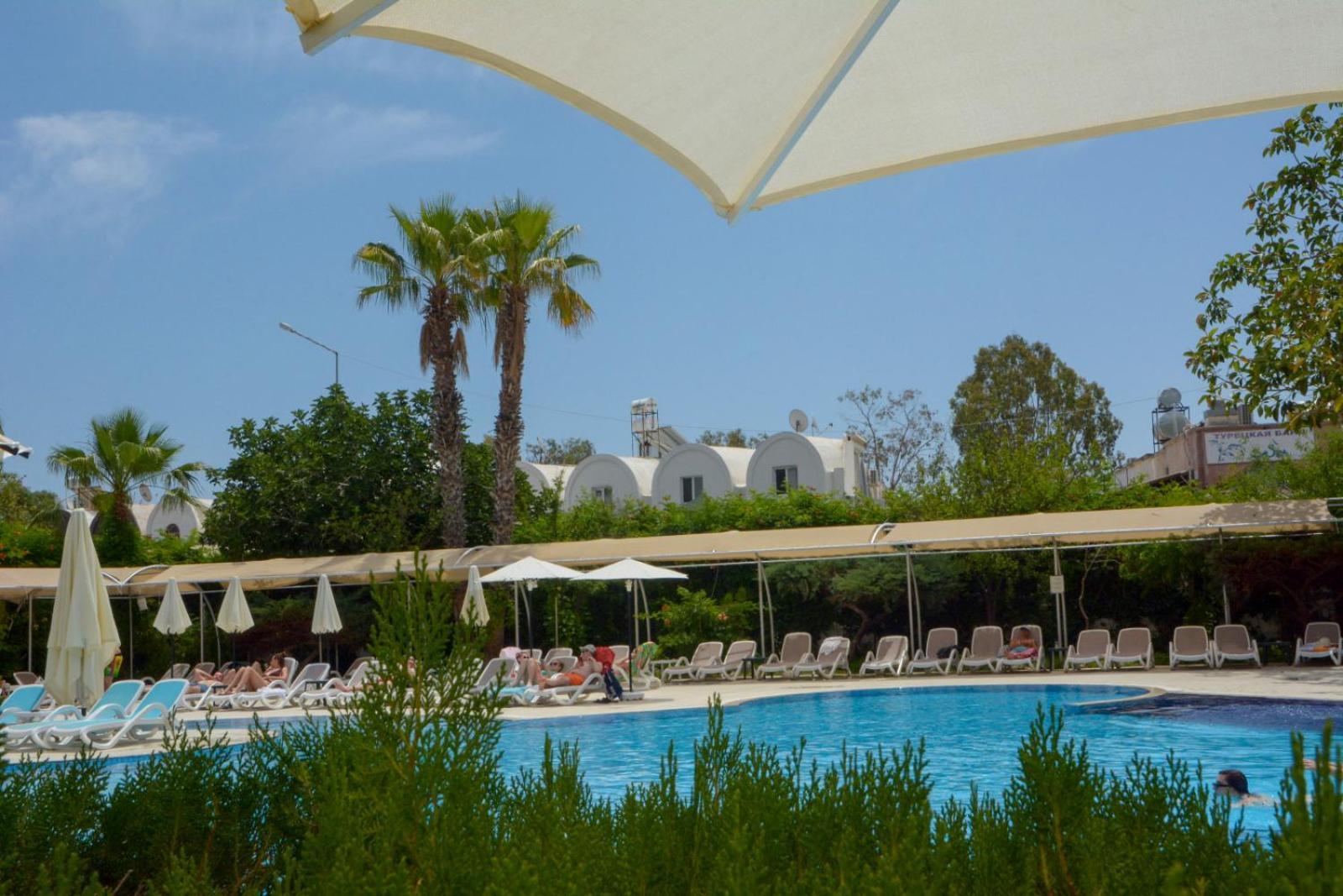 Miramor Hotel & Spa Antalya Exterior photo A pool at a resort in Turkey